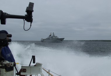 T38 möter HMS Carlskrona 2005